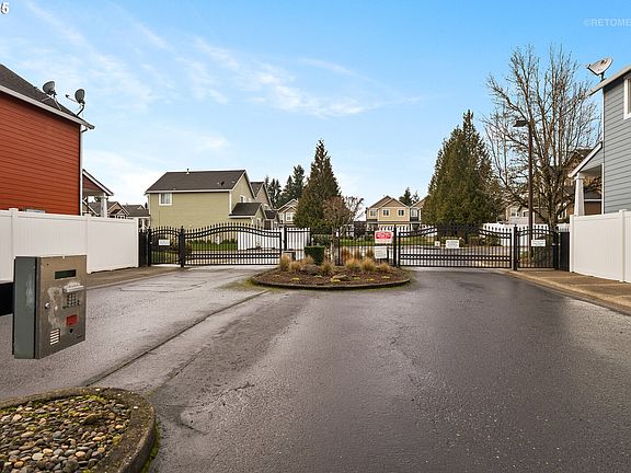 2nd image of 8918 NE 40th Pl