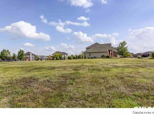 400 Ramblewood Dr, Chatham, IL 62629