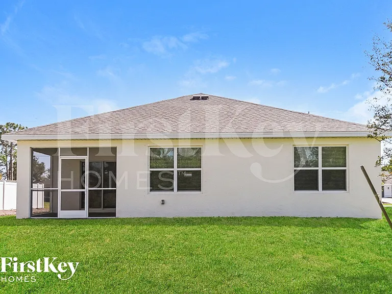 2705 SW 4th Ln — Photo 15
