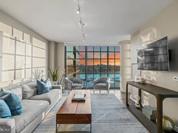 45 Sutton Sq SW Unit 603, Washington, DC 20024