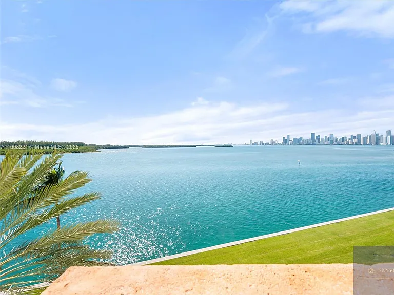 5142 Fisher Island Dr #5142 — Photo 36