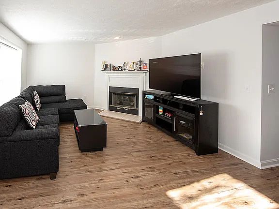 4th image of 49 Georgetown Dr #49