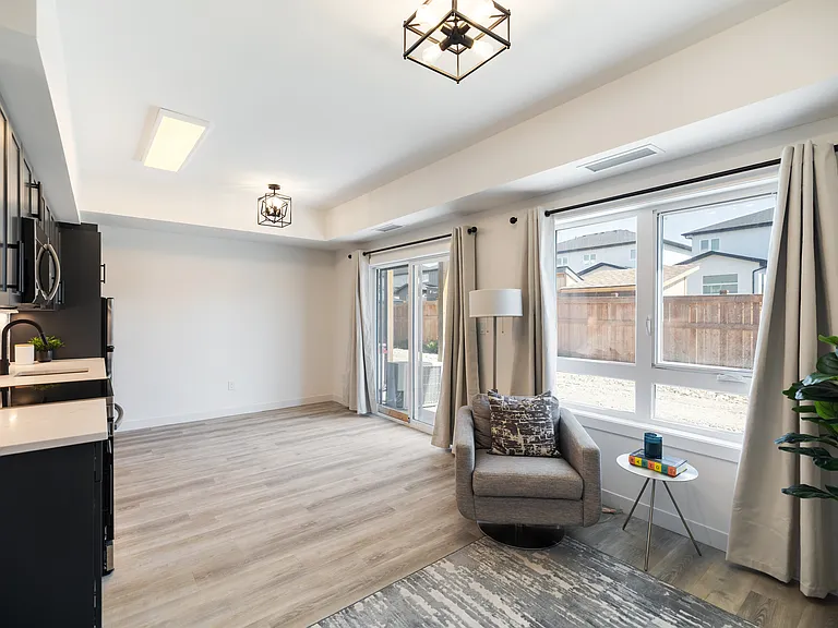 11 Merkel Manza Blvd — Photo 6