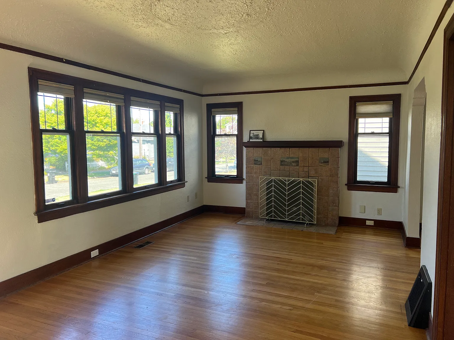 3 bed, 1510 sqft, $4,200 — Photo 3