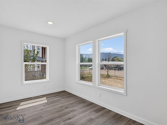 5th image of 306 S Cook St