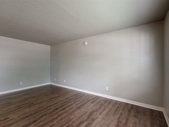 3rd image of 3800 E 29th St APT 6