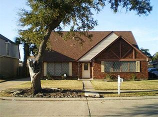 8121 Lomond Rd, New Orleans, LA 70126