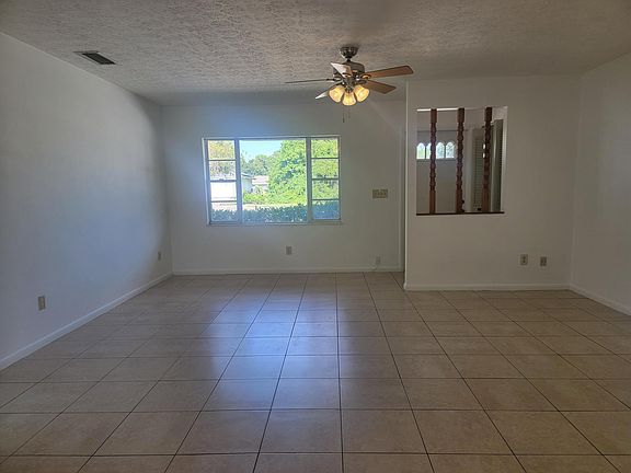 3rd image of 2074 SW Airoso Boulevard