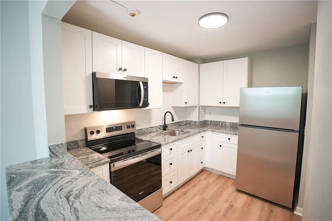 2 bed, 787 sqft, $2,375 — Photo 4