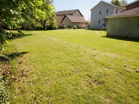 3rd image of 407 Ziegler Ave