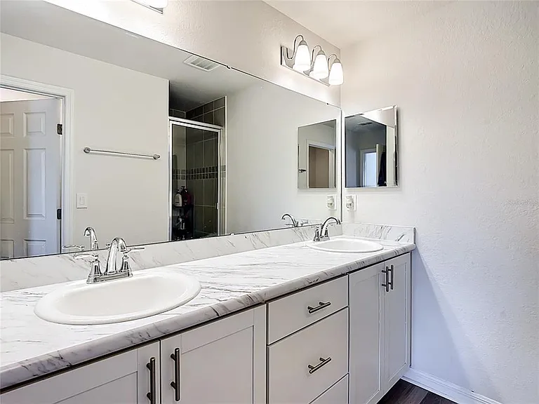 371 Crossings Ave — Photo 4