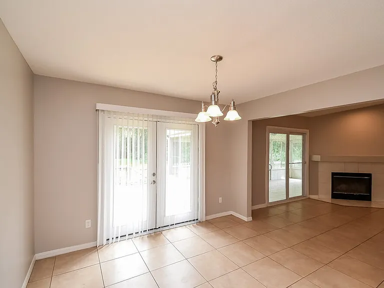 1509 Maple Leaf Ln — Photo 5
