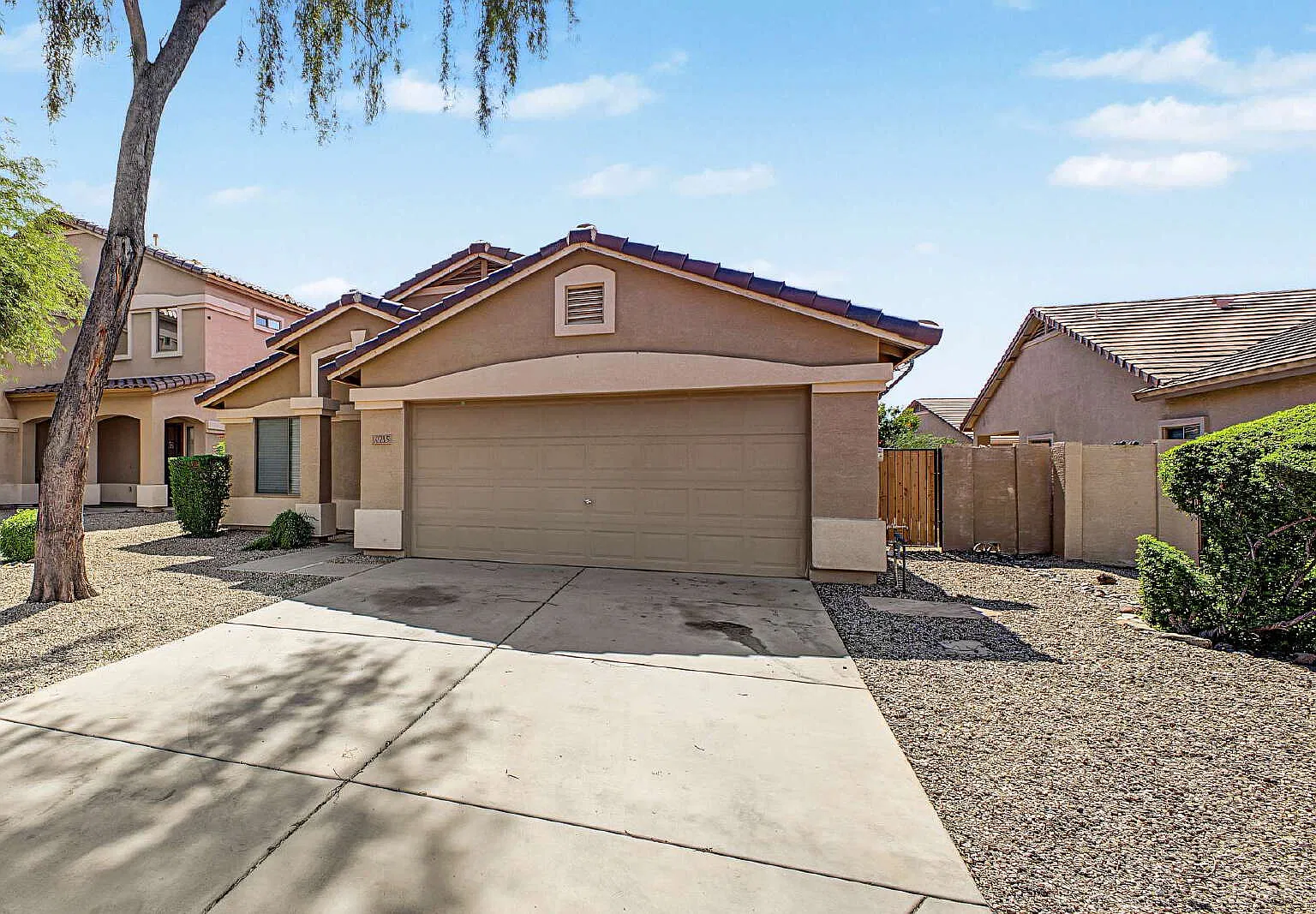 4 bed, 2.0 bath, 1695 sqft, $2,195 — Photo 4