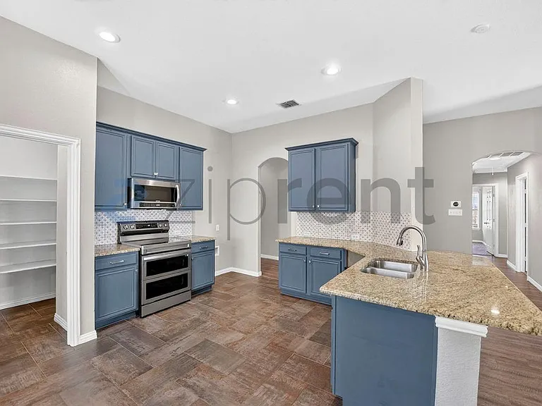 5228 Lake Grove Dr — Photo 13