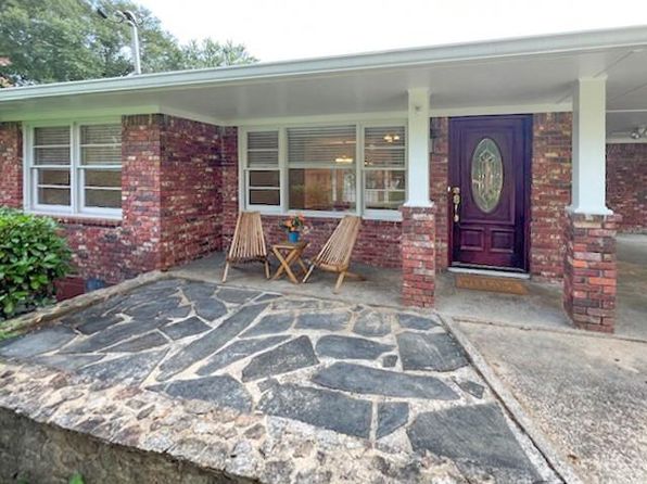 2711 Fairlane Dr