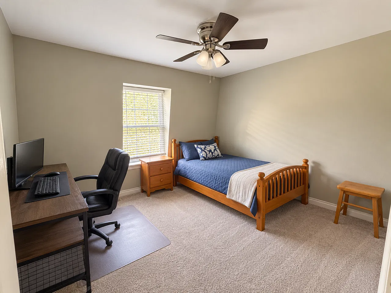 2 bed, 766 sqft, $1,200 — Photo 3