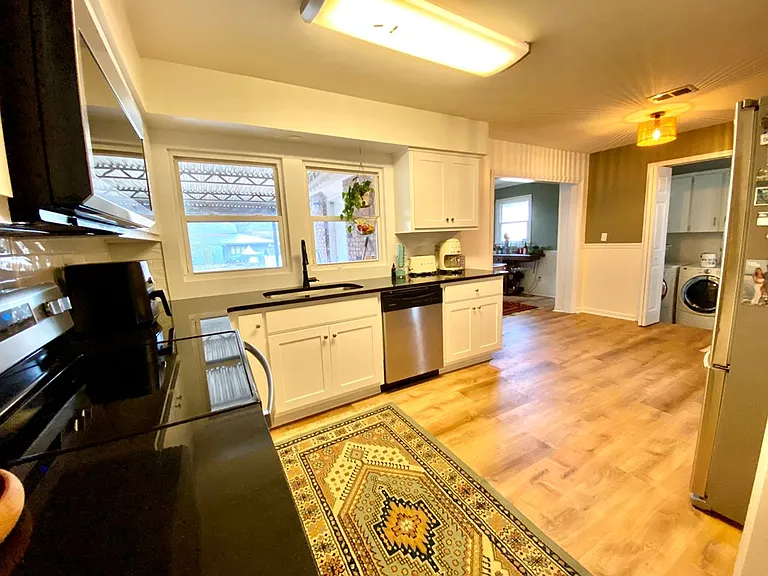 4624 Fairview Dr — Photo 8