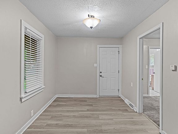 2nd image of 2936 N Hanley Rd