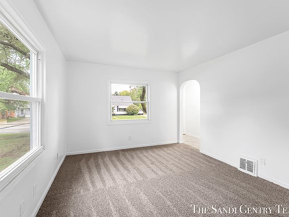5th image of 1265 Catherine Ave