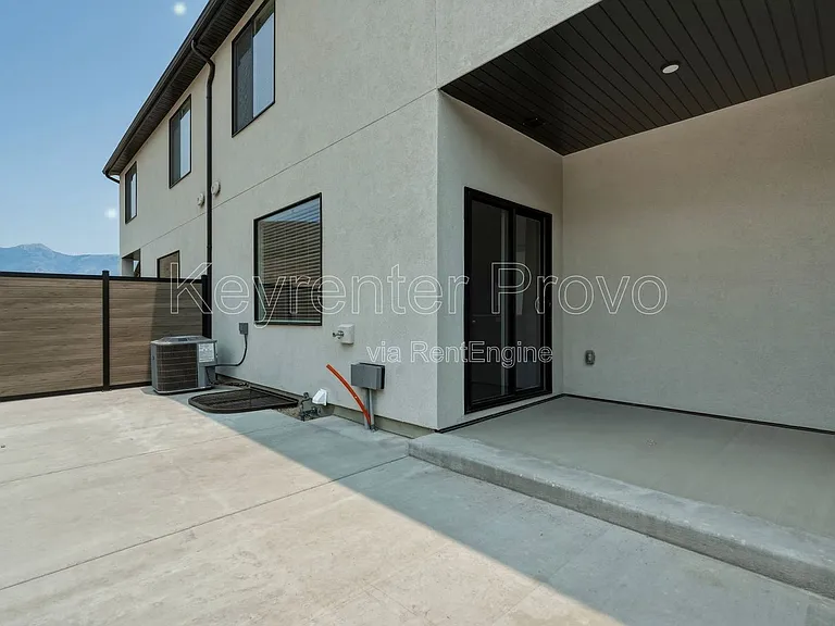 371 E Levengrove Dr — Photo 29