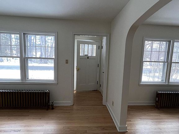 3rd image of 767 Peter Rd