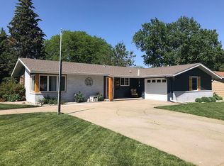 800 E 18th St, Yankton, SD 57078
