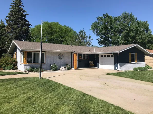 800 E 18th St, Yankton, SD 57078