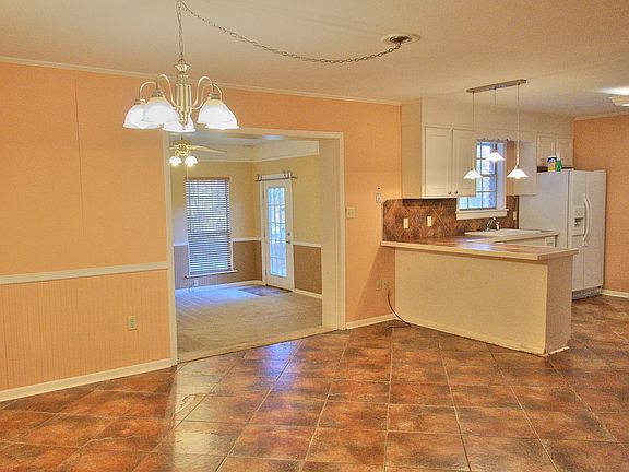 3rd image of 21 Lakewood Dr