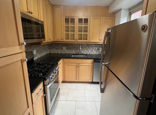 67-09C 186th Ln #3C, Fresh Meadows, NY 11365