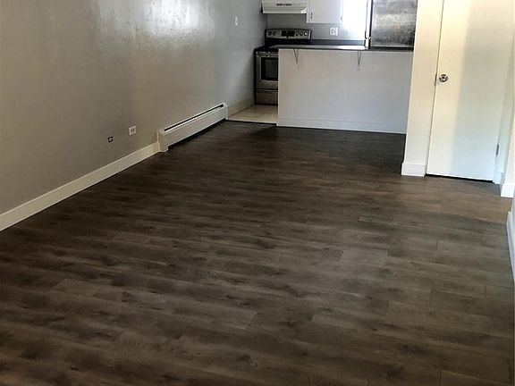 4th image of 525 Penn St APT 305