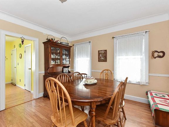 5th image of 8609 254th St