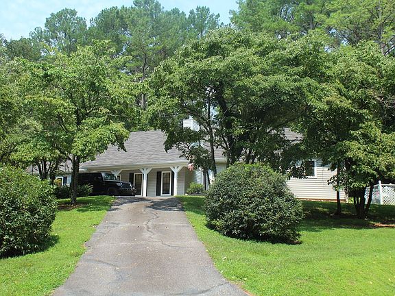 4th image of 203 Deerbrook Dr