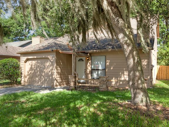 2nd image of 3928 Valley Garden Dr W