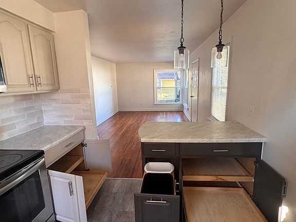 5th image of 412 Adams Ave