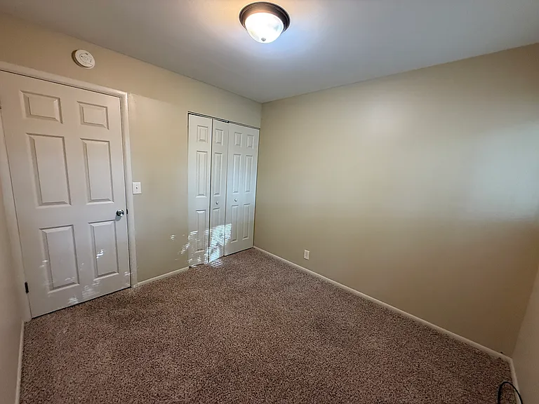 1729 Carlton Ave NE — Photo 12