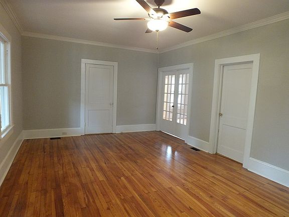 5th image of 127 Allen Ave