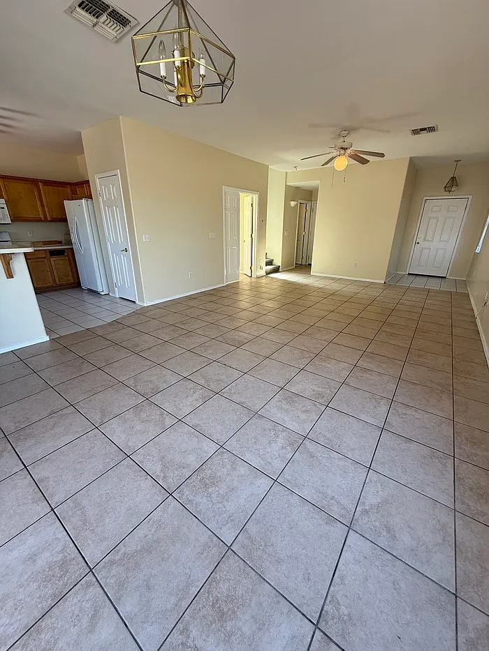 4 bed, 2.0 bath, 1865 sqft, $1,750 — Photo 4