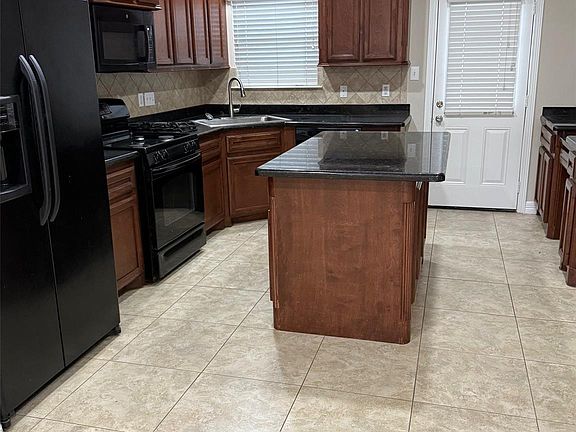 3rd image of 5600 Alvin A Klein Dr Unit 2