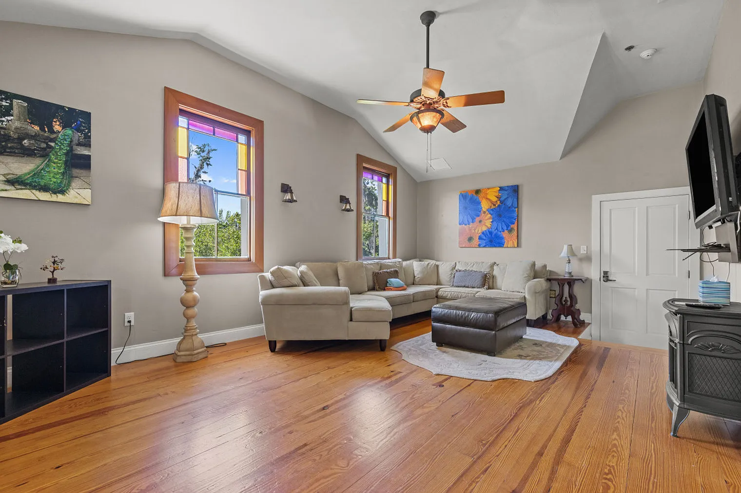 7 bed, 7.0 bath, 5790 sqft, $12,819 — Photo 1