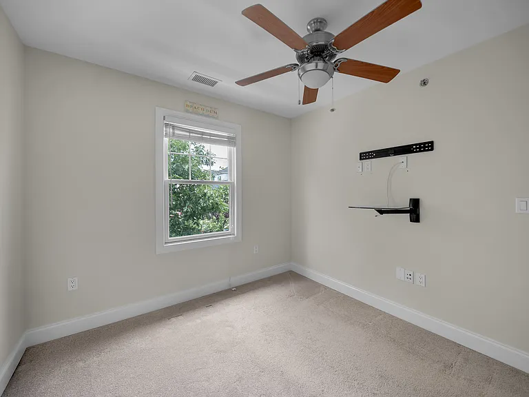 302 Villa Dr — Photo 28