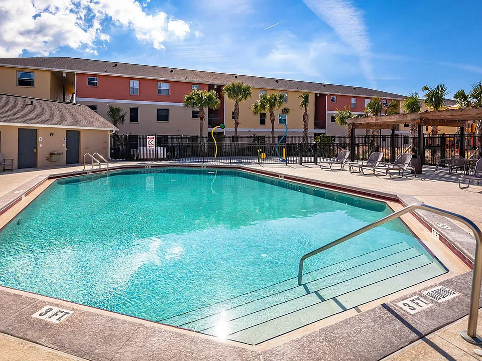 Regency Palms Apartments