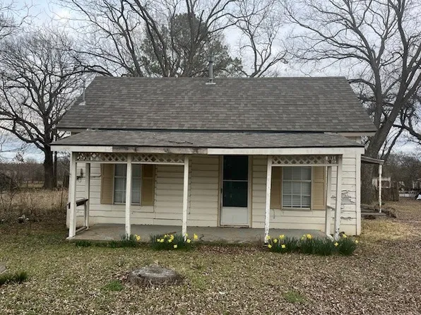 311 S Jernigan St, Bells, TX 75414