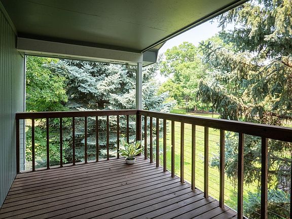4th image of 2831 Stover St