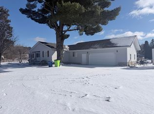 1050 W Burdell Rd, Roscommon, MI 48653