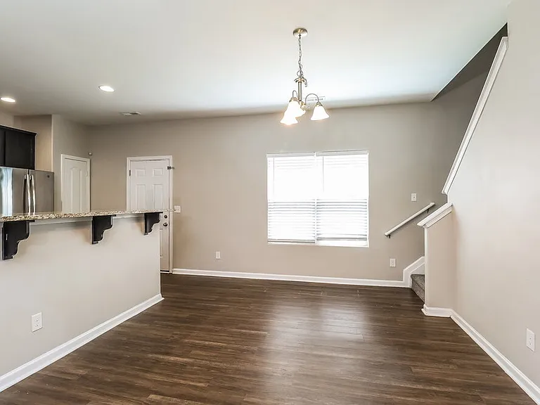 2541 Meadow Crossing Dr — Photo 7