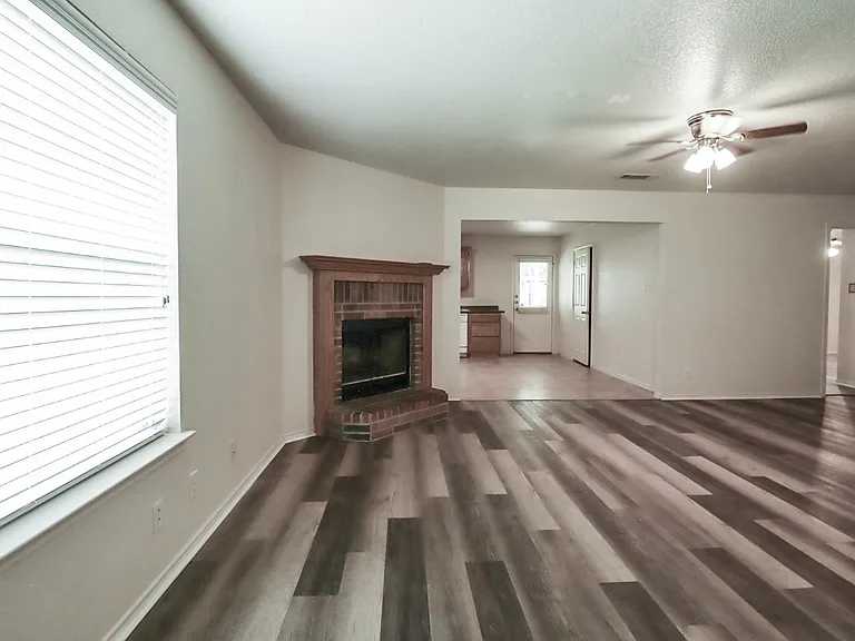 3102 Ida Dr — Photo 4