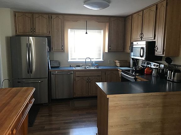 3rd image of 1100 Columbus Cir S