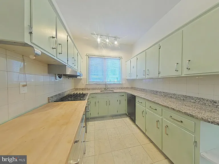 1920 Lombard St #1 — Photo 13