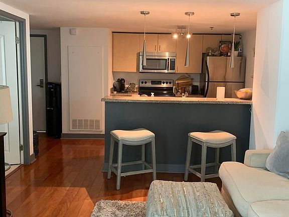 3rd image of 425 W Beech St Unit 404