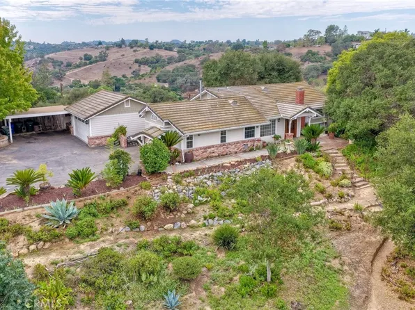 1187 Via Encinos Dr, Fallbrook, CA 92028